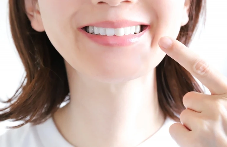 自然な笑顔を取り戻す